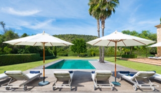 Bryony Gordon at Las Palmeras