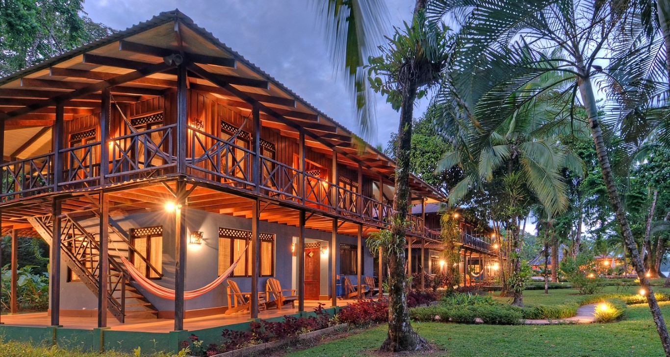 Tortuga lodge at night