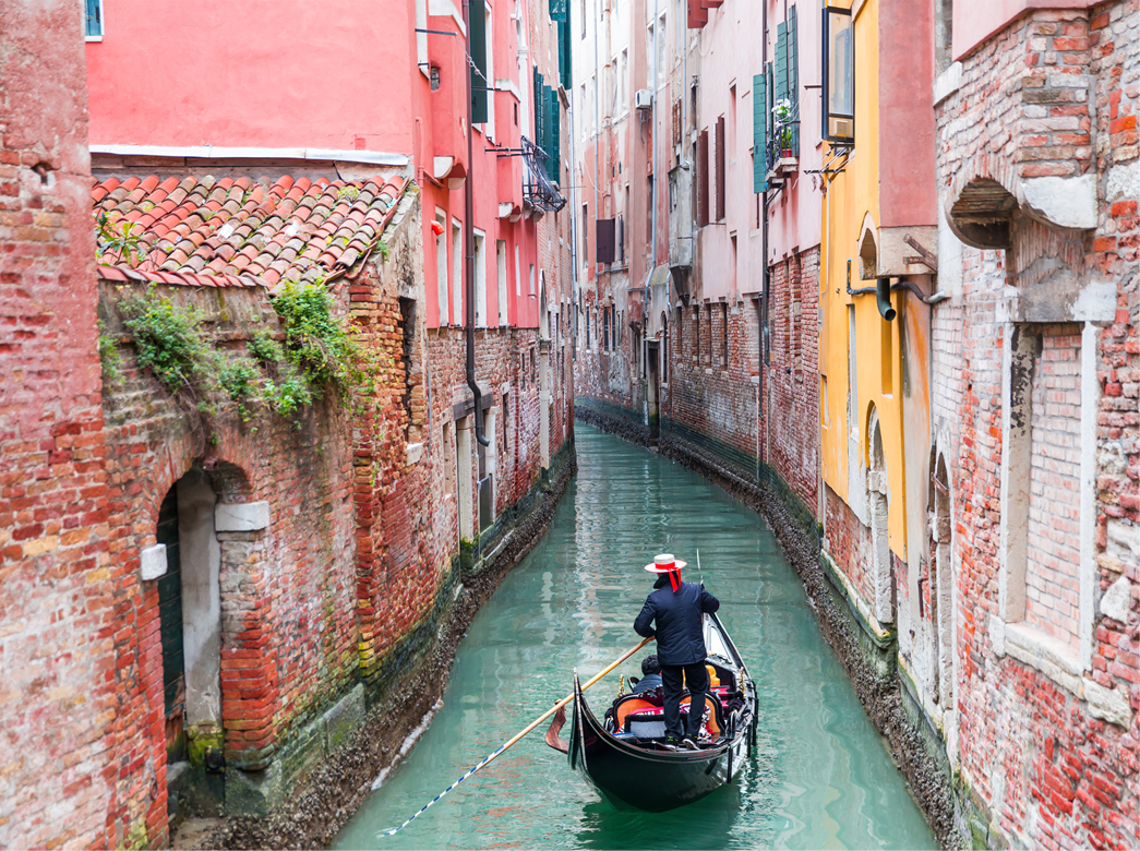 Guided canal trip of Venice