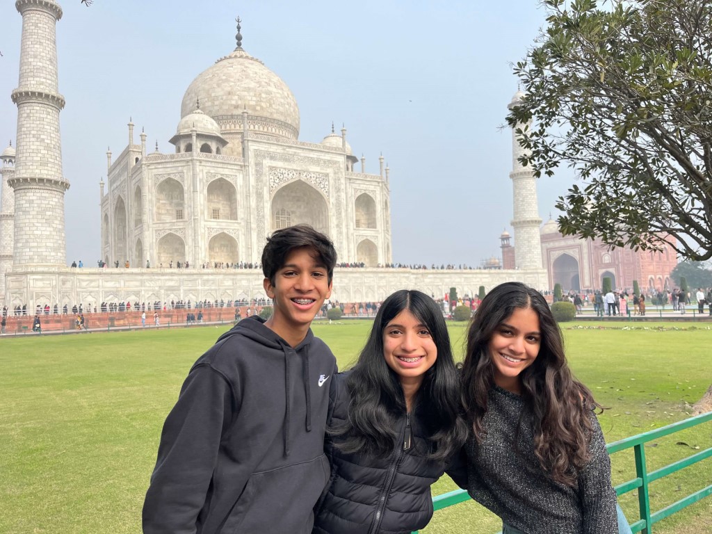 Ratna's family in front of the Taj Mahal