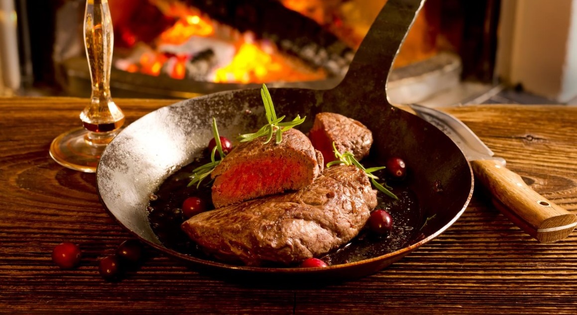 Steak in a cast iron pan