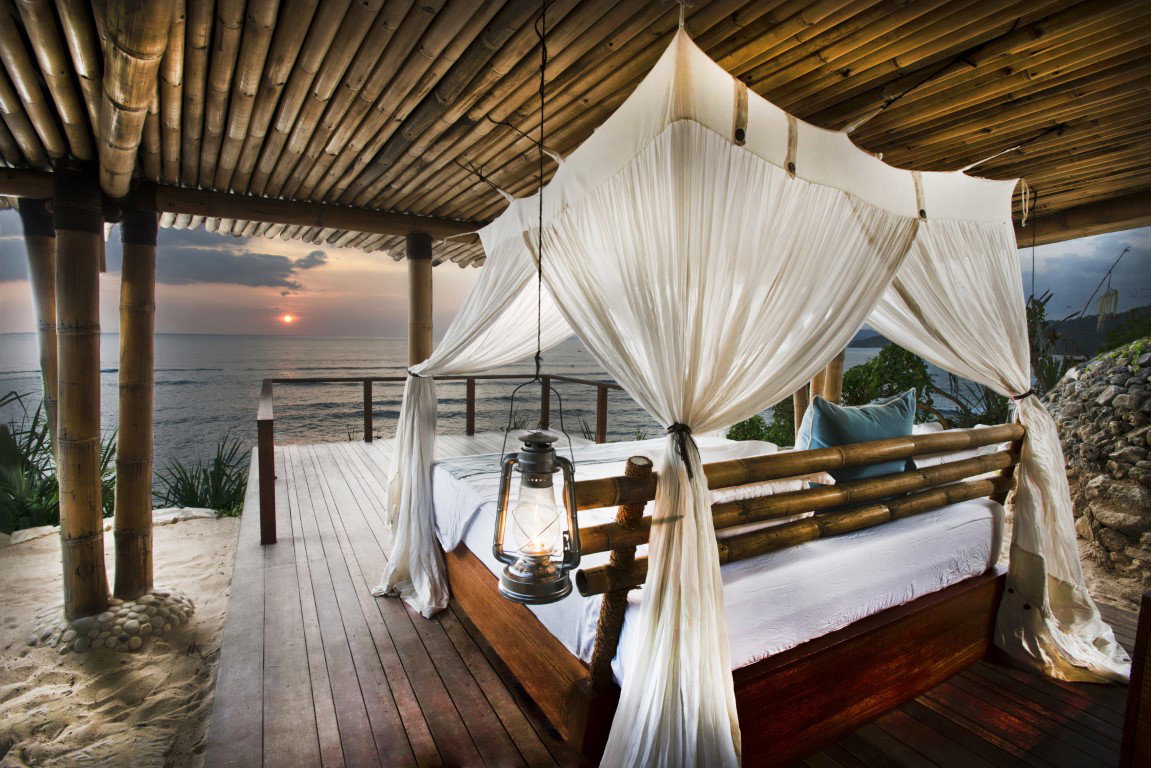 Cliff side Bale at Nihiwatu