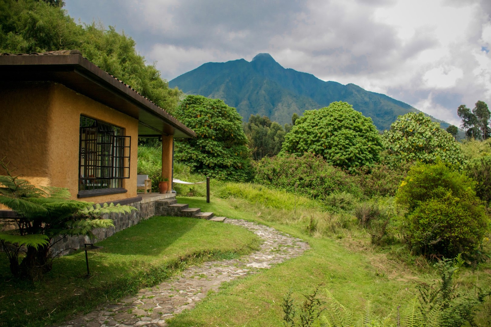 Sabyinyo Lodge
