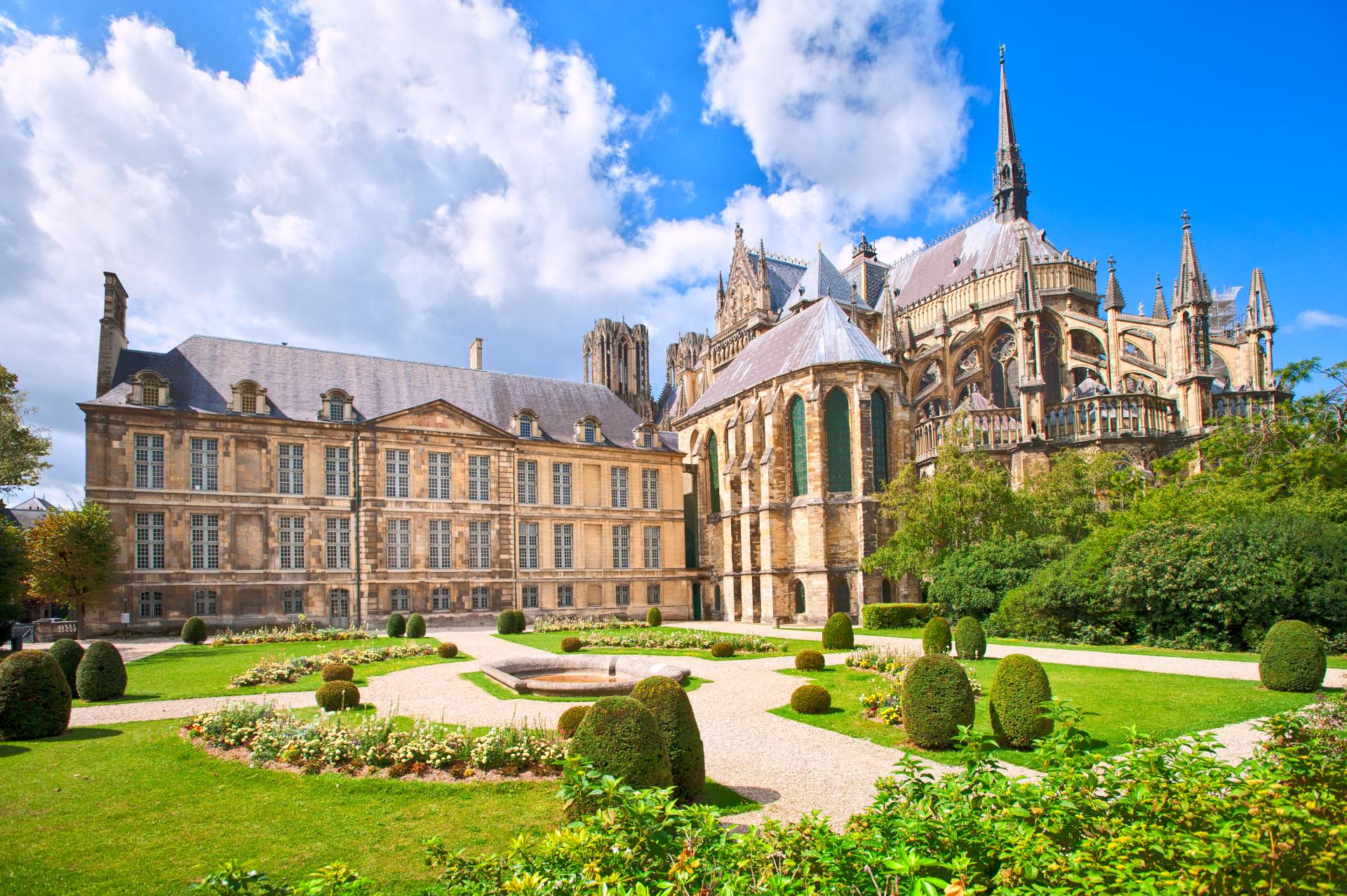 Visit Reims