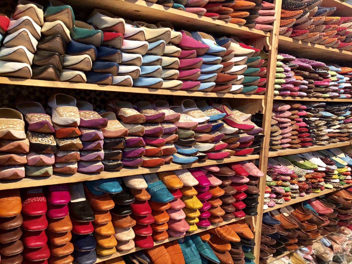 Fes colours