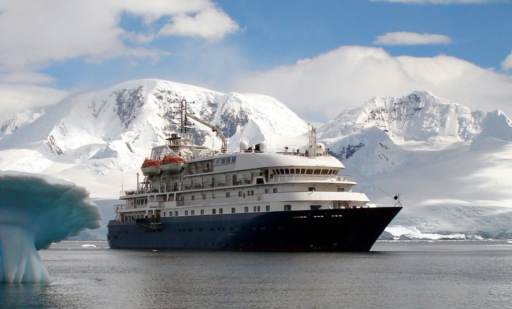 Antarctica cruise ship
