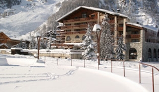 Luxury ski hotels in the Alps