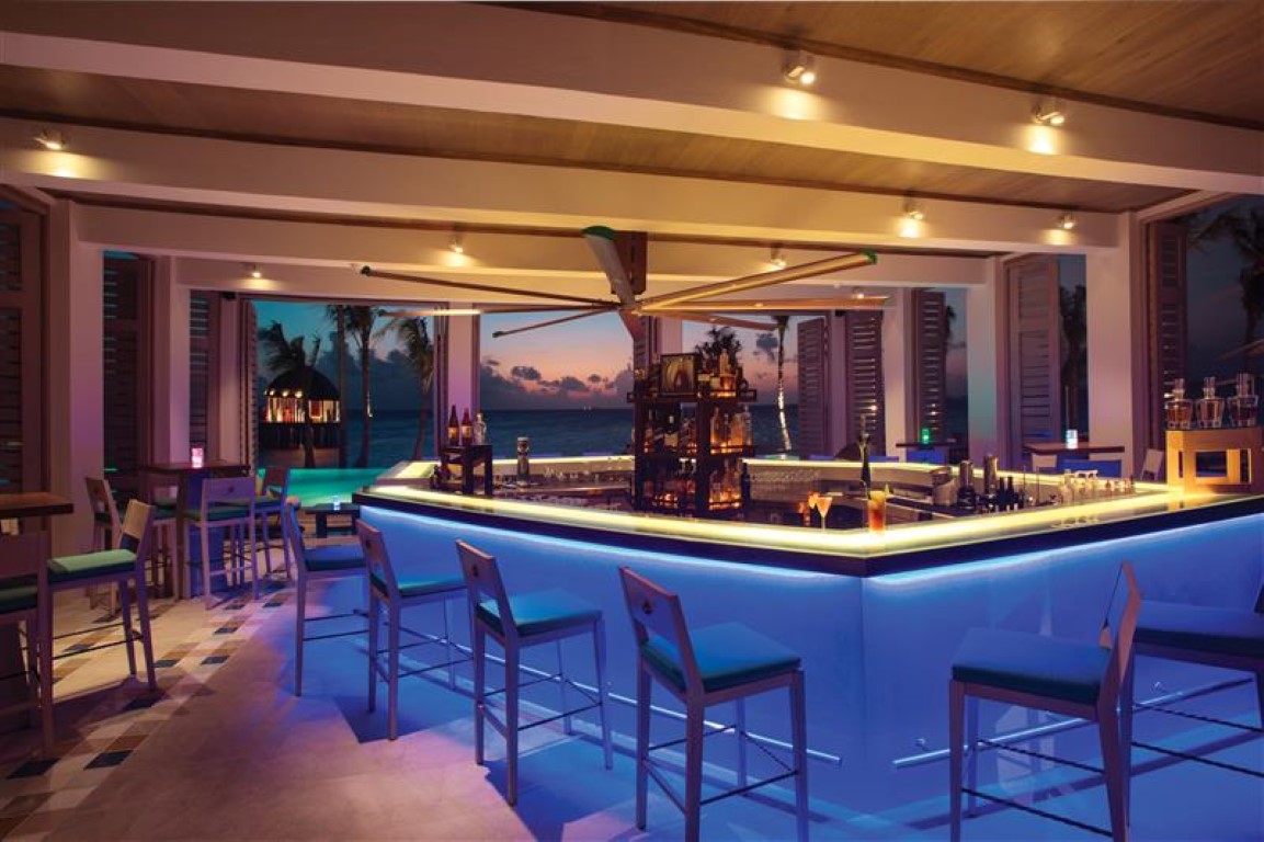 interior of Madhoo restaurant at Ozen Life