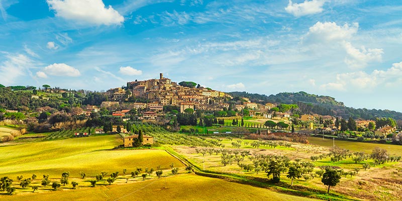 The farmland surrounding Casale Marittimo